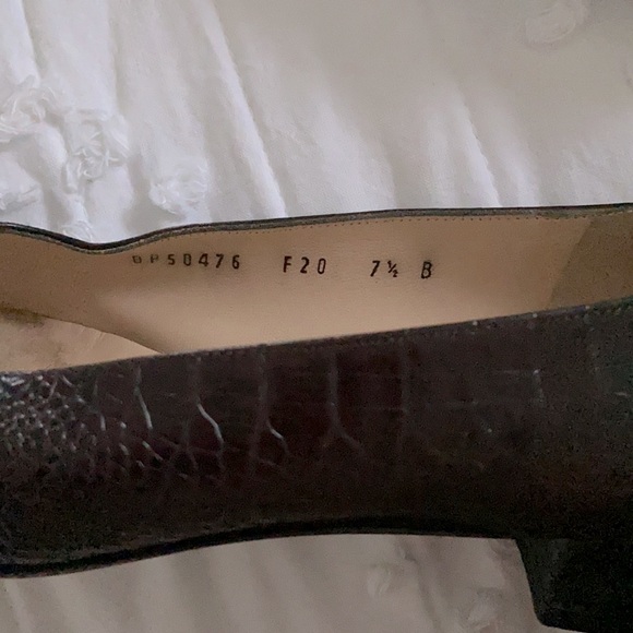 Salvatore Ferragamo Bow square toe pump - Picture 5 of 8